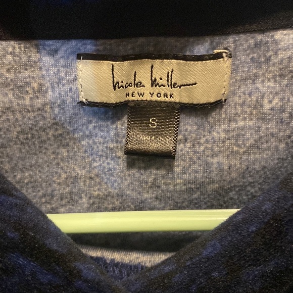 Soft blue sweater loose neck no hood small - Picture 3 of 4